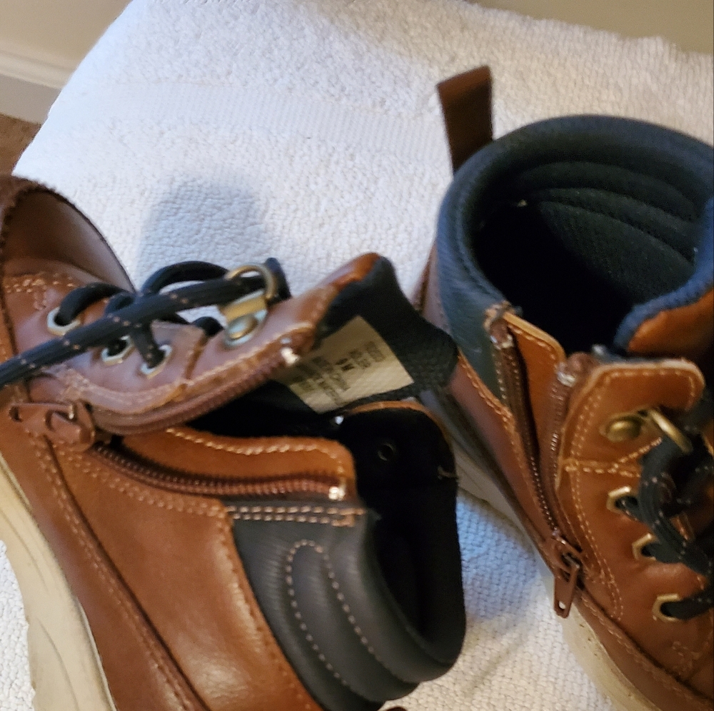 *Little Boys Shoes - Picture 4 of 5